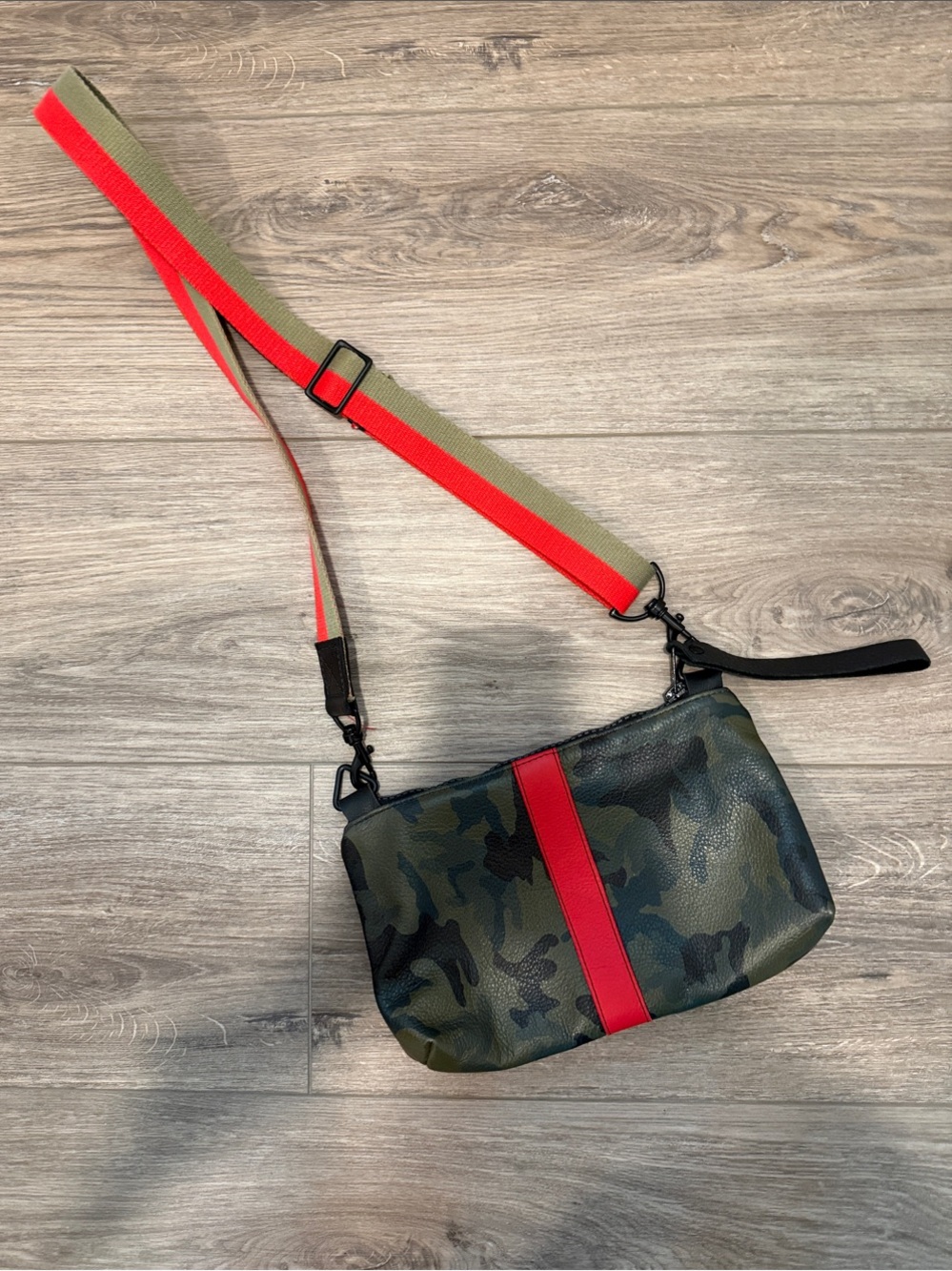 Lynn Tallerico NWOT Camo Crossbody Bag with Red Accent Stripe